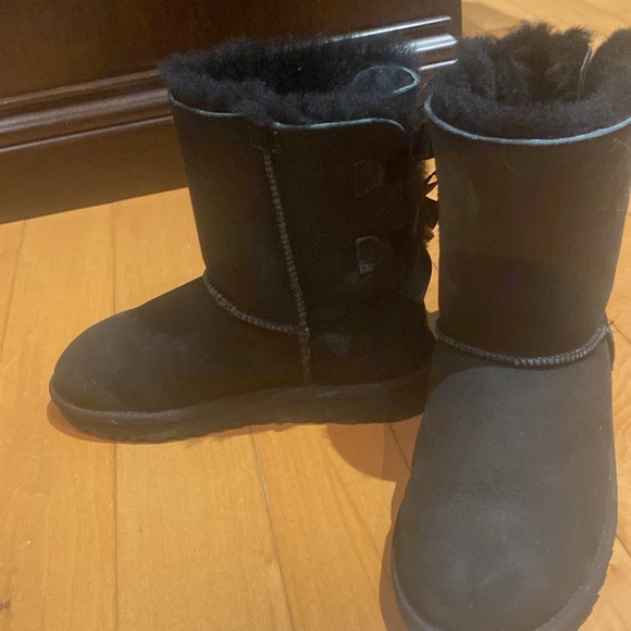 Ugg black Bailey bow ll, double bows, almost new,  soft Uggs - Picture 9 of 9